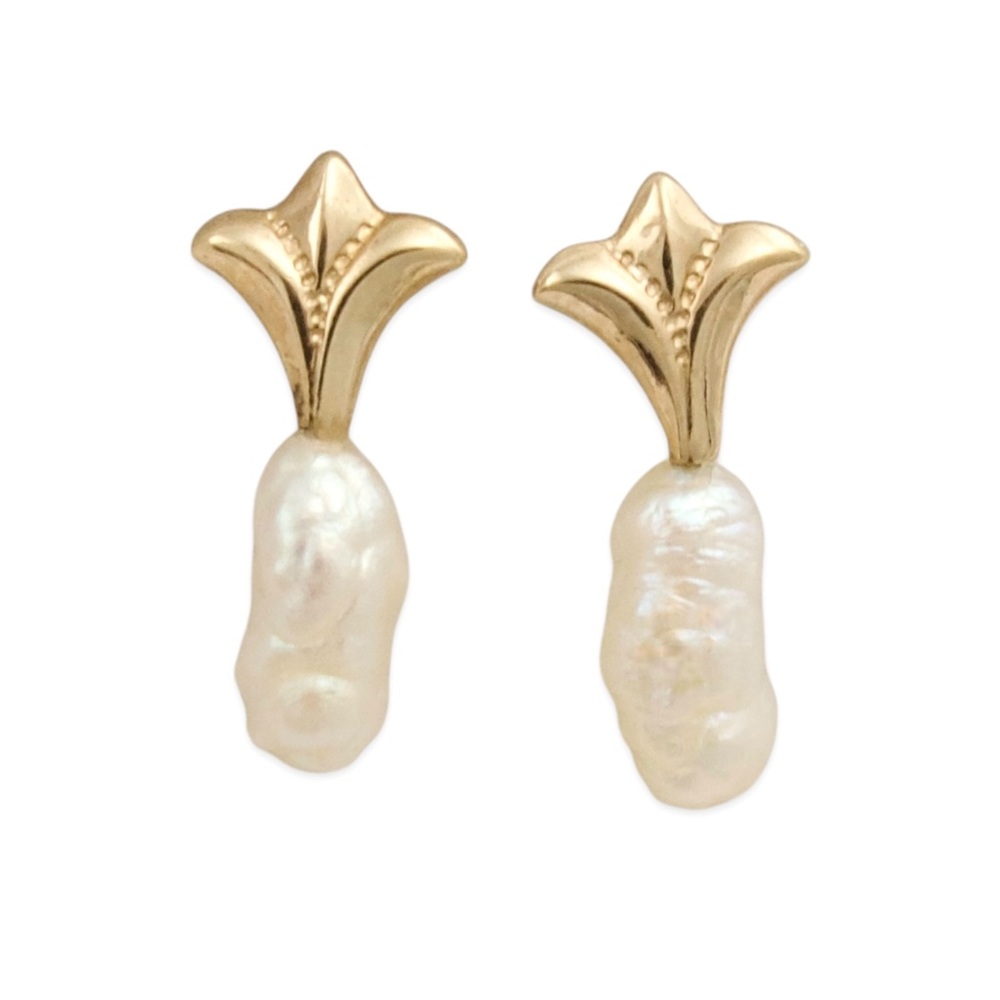 Vintage Genuine Pearl Stud Earrings Gold Plated Fleur de Lis with Rice Pearls